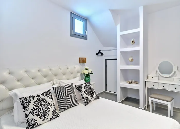 Paros Iconic * Nausa