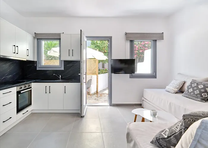 Paros Iconic * Naousa